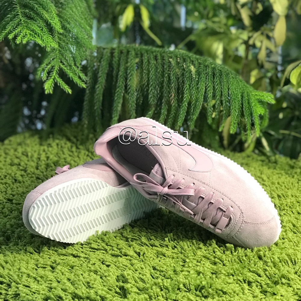 NWT NikeID Cortez PRM Suede Rose Dust WMNS - Picture 3 of 8